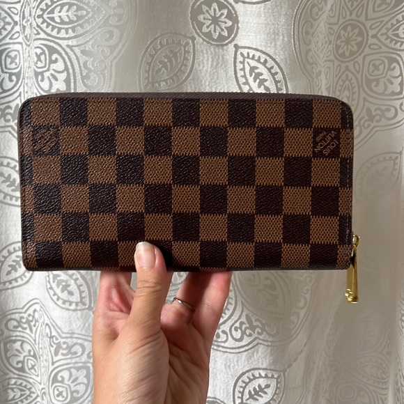 Brown Wallet - Picture 4 of 6